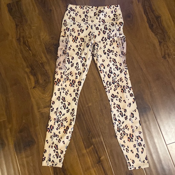 fabletics power hold cheetah print - Picture 1 of 2